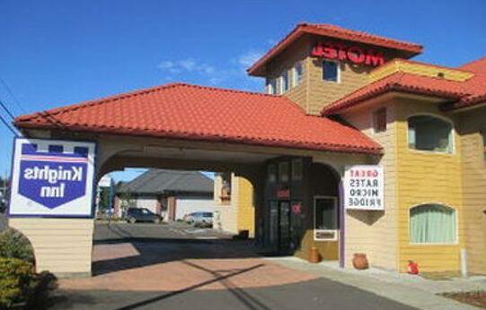 Knights Inn Newport - Photo2