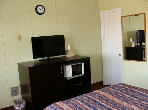 Money Saver Motel - Photo5