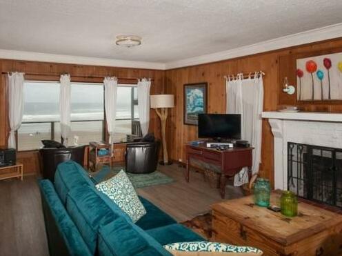 On The Beach 3 Br cottage by RedAwning - Photo2