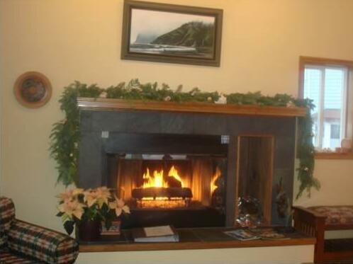Tyee Lodge - Photo3