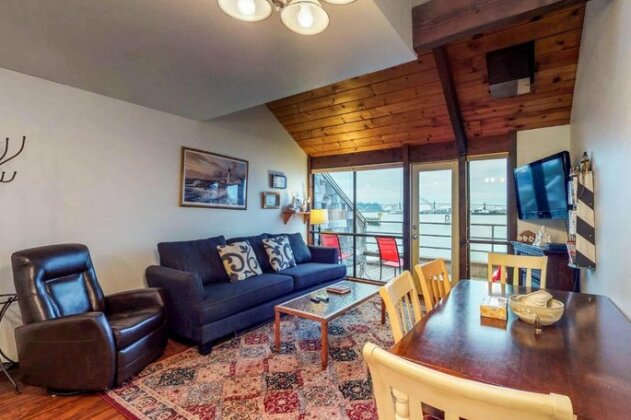 Yaquina Bay Getaway - Photo2