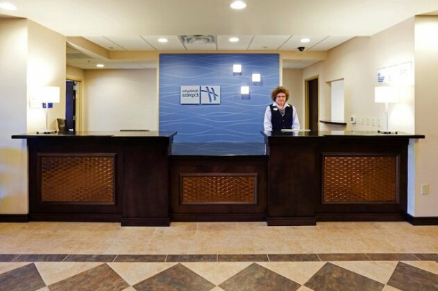 Holiday Inn Express Hotel & Suites Newport South - Photo4