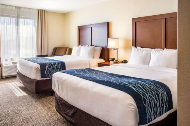 Comfort Inn & Suites Niagara Falls - Photo3