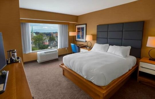 DoubleTree by Hilton Hotel Niagara Falls New York - Photo3