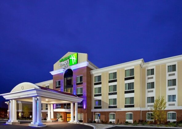 Holiday Inn Express & Suites Niagara Falls - Photo2