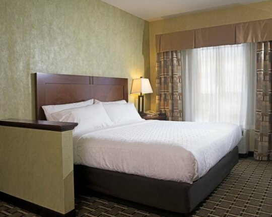Holiday Inn Express Hotel & Suites Youngstown North-Warren/Niles - Photo5
