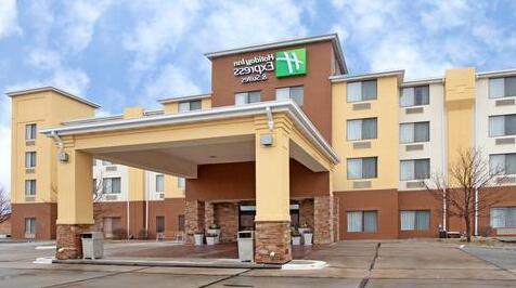 Holiday Inn Express Hotel & Suites Norfolk - Photo2