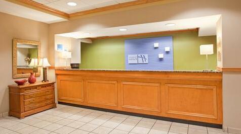 Holiday Inn Express Hotel & Suites Norfolk - Photo5