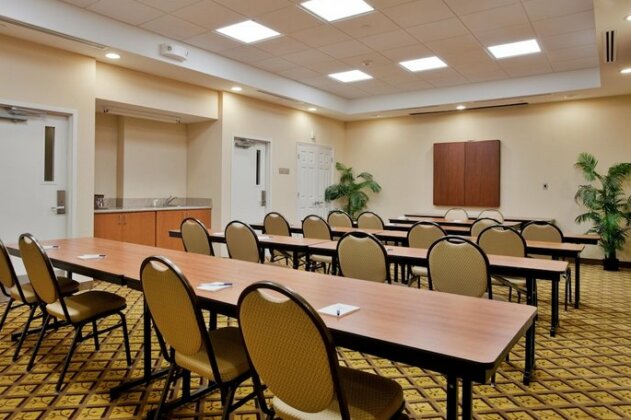 Candlewood Suites Norfolk Airport - Photo2