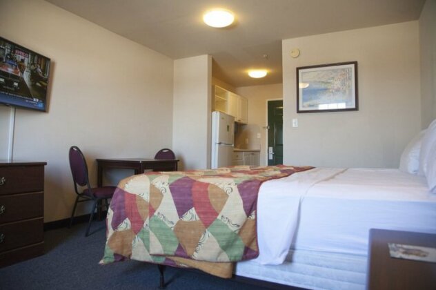 InTown Suites Norfolk - Photo2