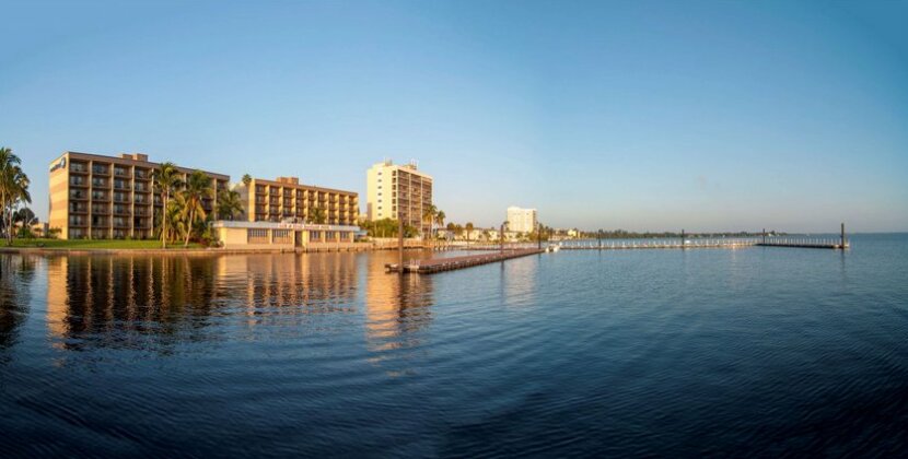 Best Western Fort Myers Waterfront - Photo2