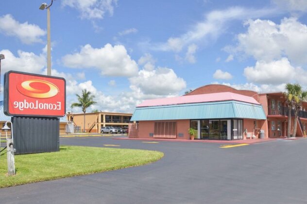Econo Lodge North Fort Myers - Photo4