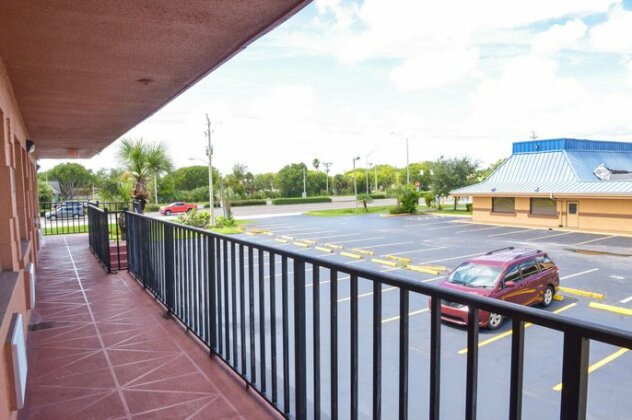 Econo Lodge North Fort Myers - Photo5