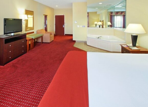 Holiday Inn Express Hotel & Suites North Little Rock - Photo5