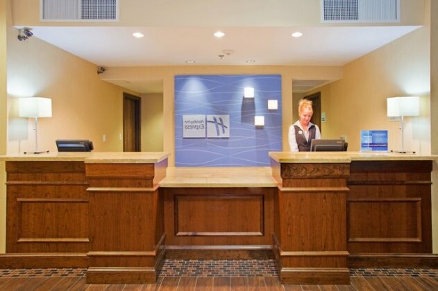 Holiday Inn Express Hotel & Suites Logan - Photo3