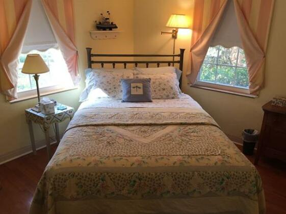 Park Circle Bed and Breakfast - Photo4