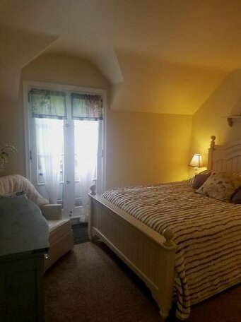 Contented Cottage Bed and Breakfast - Photo2