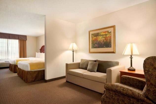 Country Inn & Suites by Radisson Northwood IA - Photo4