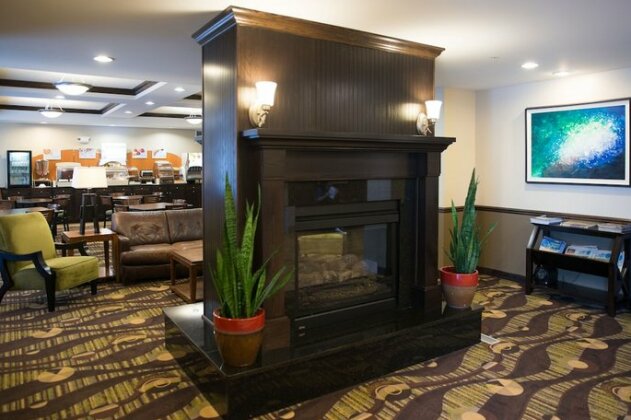 Holiday Inn Express & Suites Northwood - Photo4
