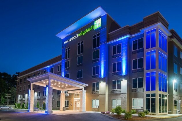 Holiday Inn Express & Suites Norwood