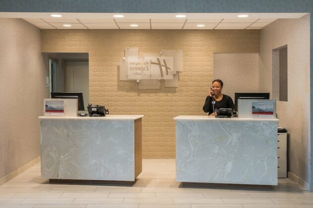 Holiday Inn Express & Suites Norwood - Photo4