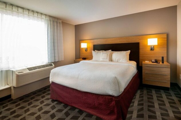 TownePlace Suites by Marriott Milwaukee Oak Creek - Photo2