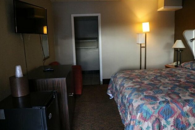 Miami Inn & Suites - Photo2