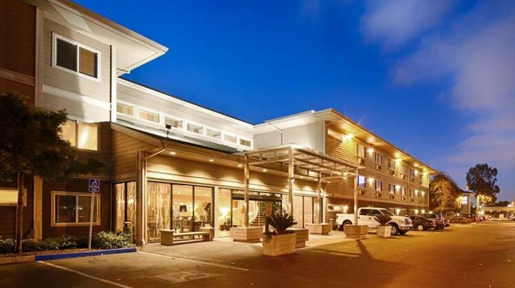 Best Western Plus Bayside Hotel - Photo3