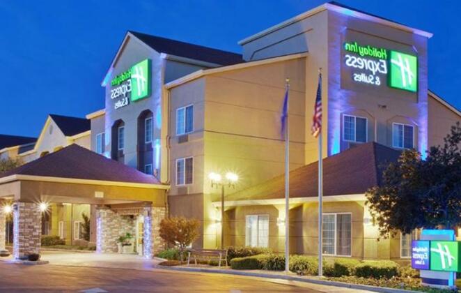 Holiday Inn Express & Suites Oakland - Airport - Photo5