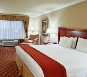 Holiday Inn Express & Suites Oakland - Airport