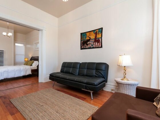 Luxury Living Suites - 2027 Brush Street Unit 1 - Photo2