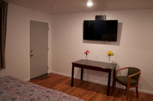 Premier Inn & Suites Oakland - Photo4