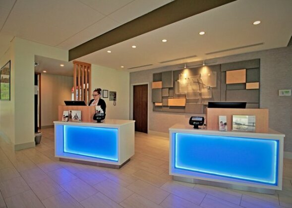 Holiday Inn Express & Suites Ocala - Photo3