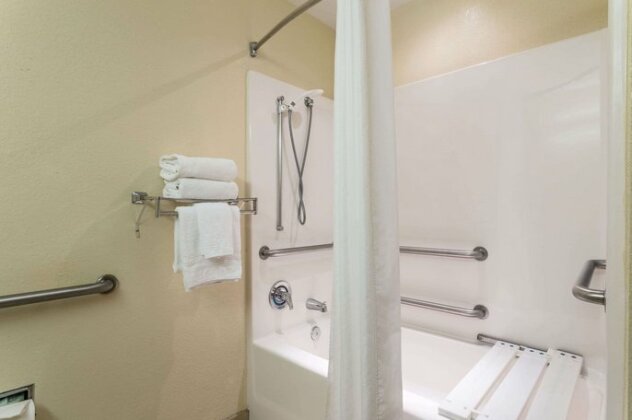 Microtel Inn and Suites Ocala - Photo4