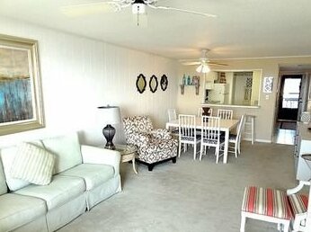 81 Beach Hill 310 - Photo2