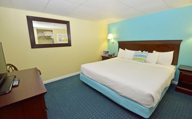 Cayman Suites Hotel - Photo5