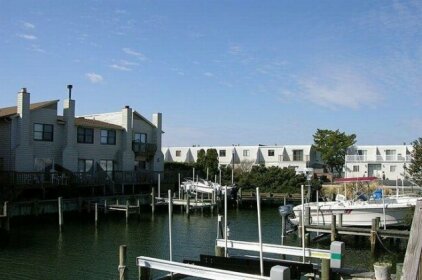 Crab Harbour 4 3 Br townhouse by RedAwning