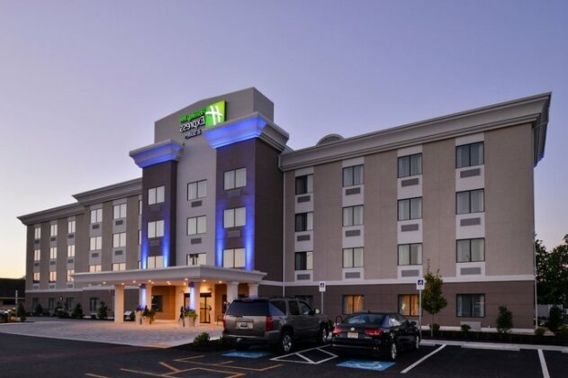 Holiday Inn Express and Suites West Ocean City - Photo2