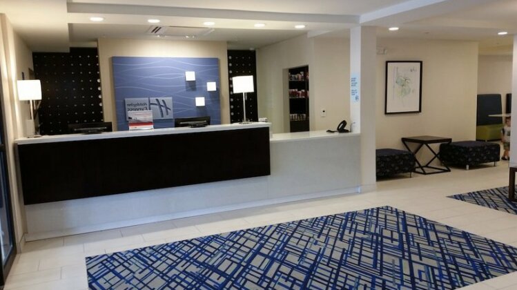 Holiday Inn Express and Suites West Ocean City - Photo5