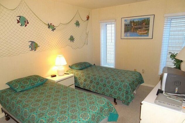 Ocean Sunrise 201 2 Br condo by RedAwning - Photo3