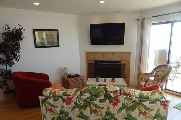 Ocean Sunrise 201 2 Br condo by RedAwning - Photo4