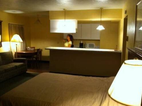 The Siren of Discovery Inn & Suites - Photo4