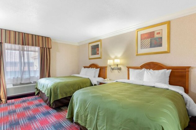 Quality Inn & Suites Oceanside Near Camp Pendleton - Photo2