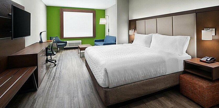 Holiday Inn Express & Suites - Odessa I-20 - Photo2