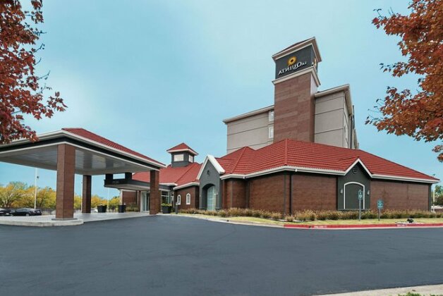 La Quinta Inn & Suites Oklahoma City North West Expressway - Photo3