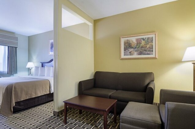 Holiday Inn Express & Suites - Olathe South - Photo2