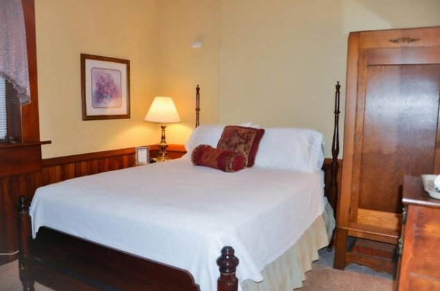 The Old Library Inn Bed & Breakfast - Photo3