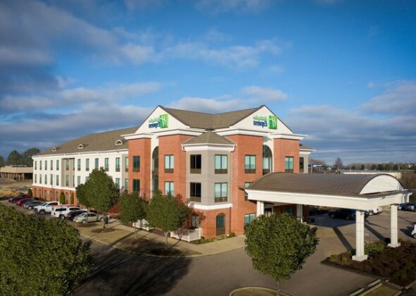 Holiday Inn Express Hotel & Suites Olive Branch - Photo2