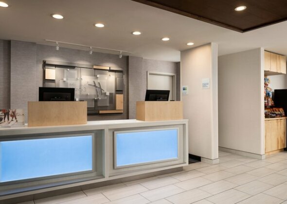 Holiday Inn Express Hotel & Suites Olive Branch - Photo4