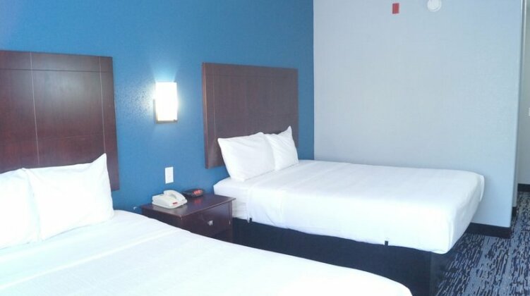 Magnolia Inn and Suites Olive Branch - Photo5